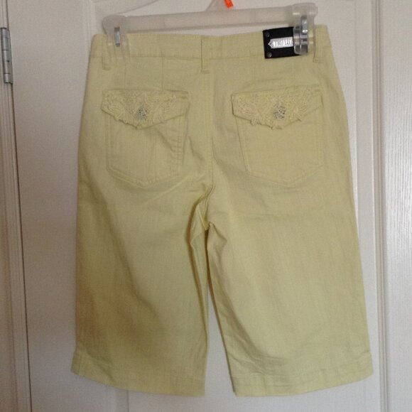 Tru Luxe Jeans Women's Yellow Cropped Capris Size US 29/8 Casual Summer Vacation - Picture 4 of 7